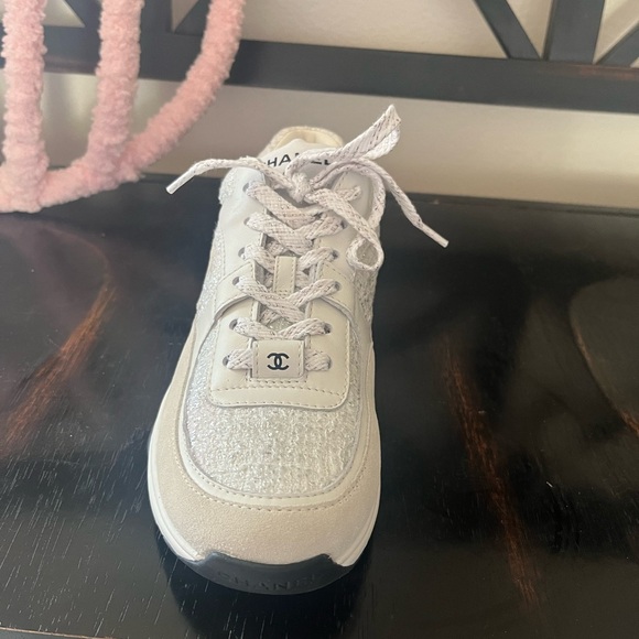 ❌❌ NOT AVAILABLE BNIB Chanel Sneakers size 36 - Picture 4 of 9